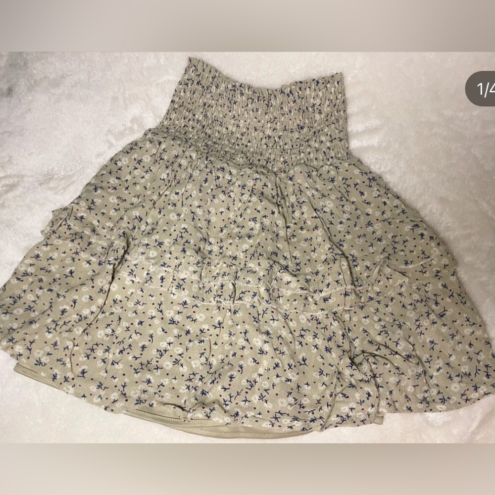 Kendall and Kylie skirt. Floral Flowy, mini skirt